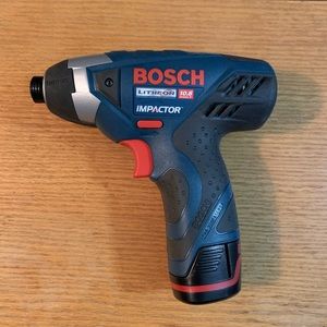 BOSCH LITHEON IMPACTOR & FLASHLIGHT TOOL KIT